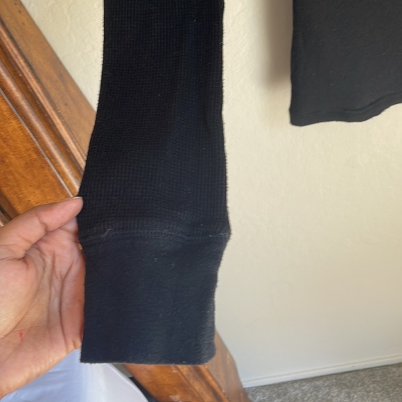 Old Navy round neck fitted ribbed knit black tee long sleeves - Picture 6 of 10